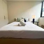 Inner City Glebe Designer Apartment W Free Parking