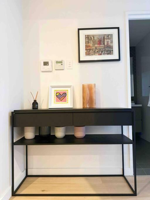 Inner City Glebe Designer W Free Parking Apartment *