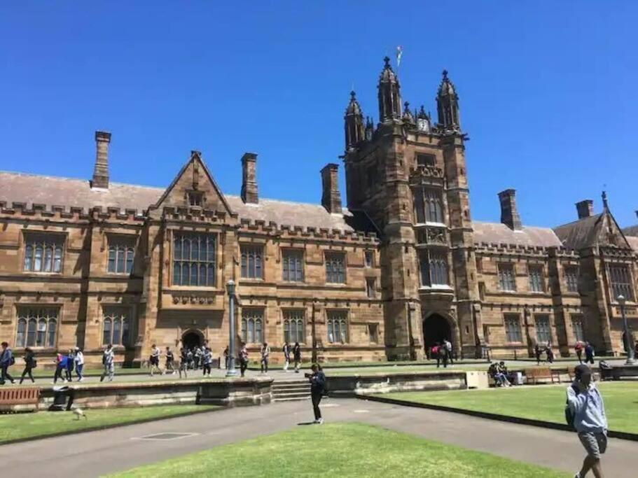 Inner City Glebe Designer W Free Parking Apartment Sydney